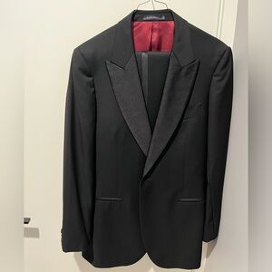 Tuxedo. Litelt worn suit supply tuxedo. Size 40